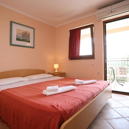 Apartments Neda - Porec South Rum bild