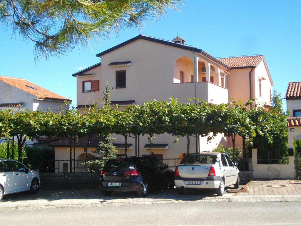 Apartments Neda - Porec South Exteriör bild