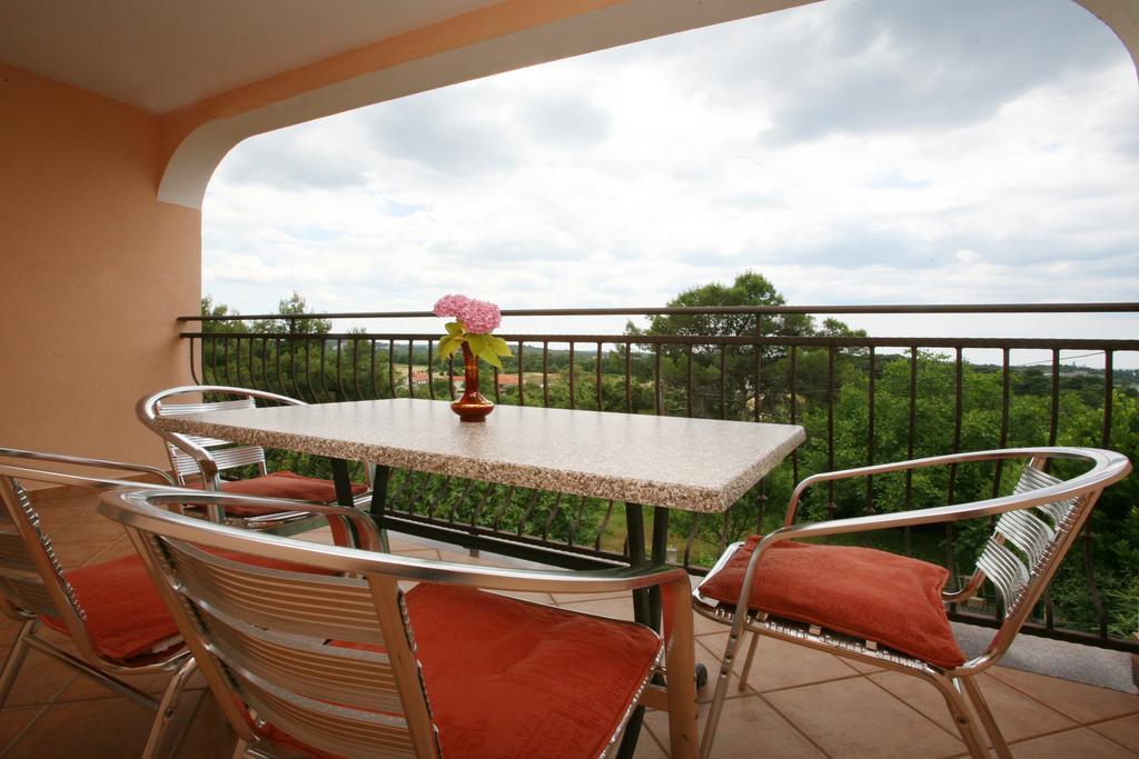Apartments Neda - Porec South Rum bild