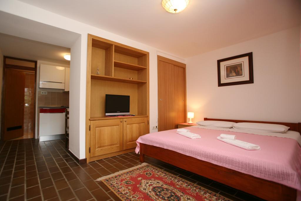 Apartments Neda - Porec South Rum bild