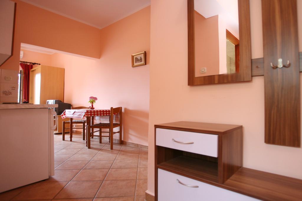 Apartments Neda - Porec South Rum bild