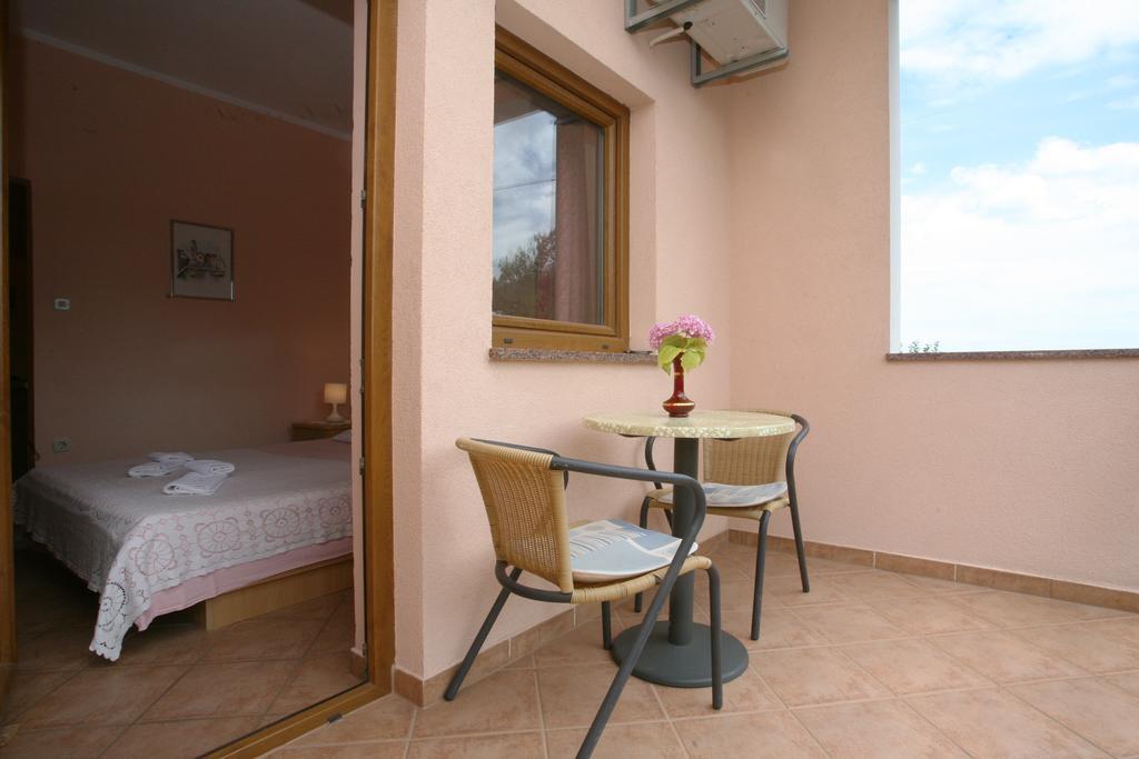 Apartments Neda - Porec South Rum bild