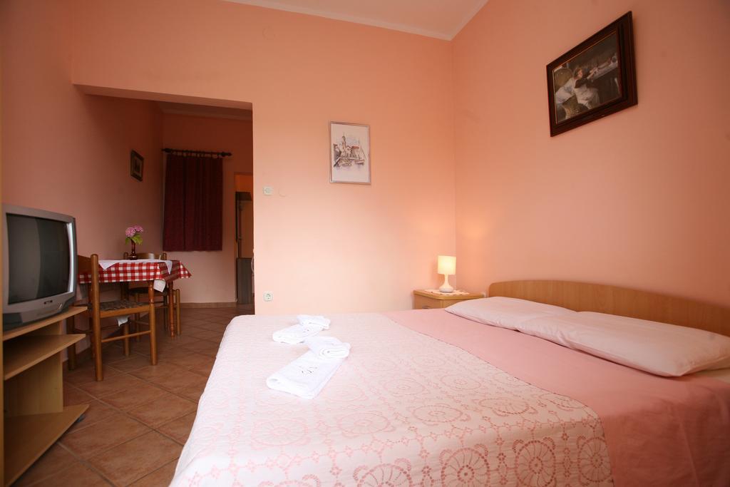 Apartments Neda - Porec South Rum bild