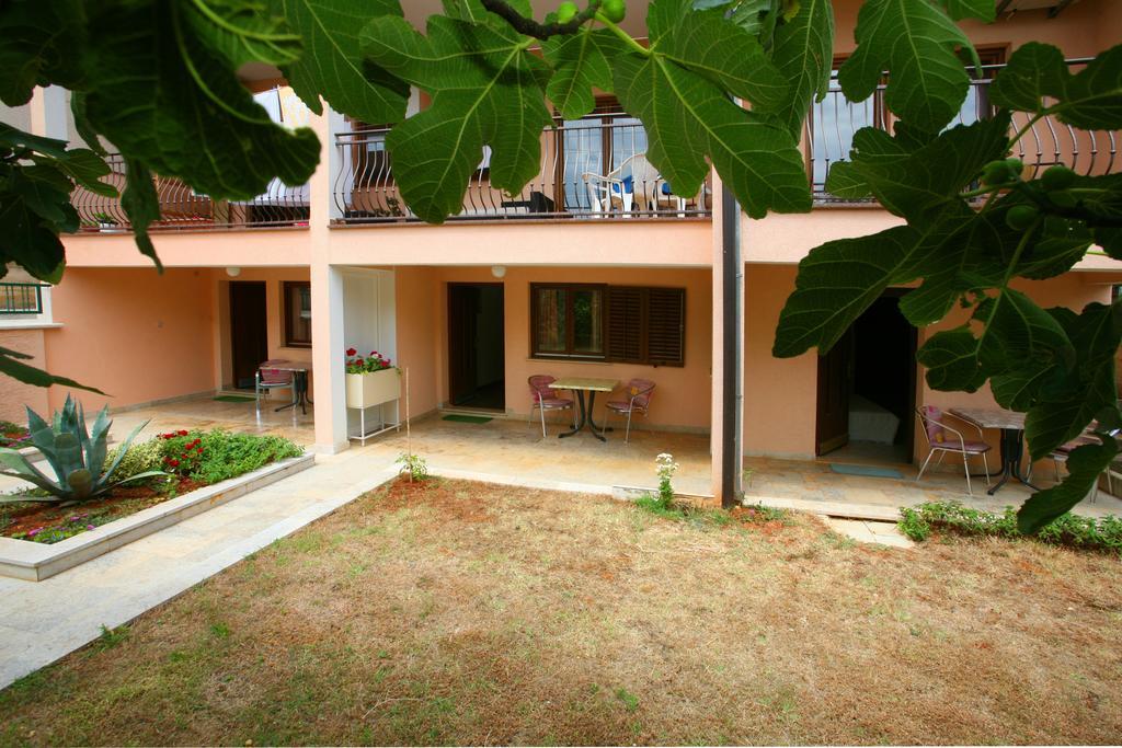 Apartments Neda - Porec South Rum bild